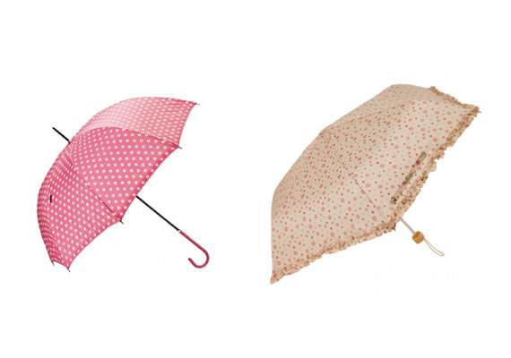 És a végére két esernyő is, a biztonság kedvéért: Marks&Spencer, 6990 forint, Stradivarius, 2995 forint.