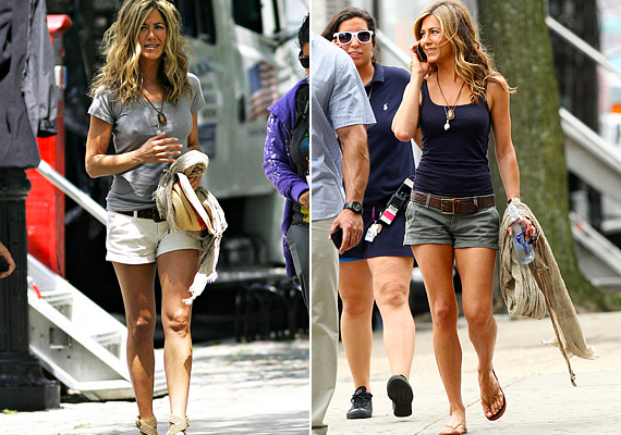 A hétköznapokon Jennifer is az egyszerűség híve: a trikó vagy póló rövidnadrággal párosítva pedig valóban kényelmes választás.