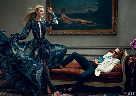 Peter Dundas - Emilio Pucci - és Caroline Trentini modell. /Forrás: Vogue/