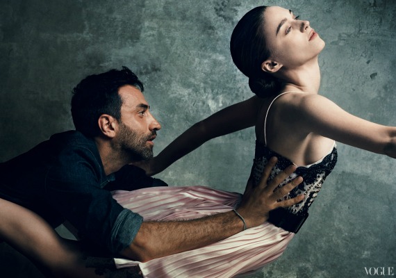 Riccardo Tisci - Givenchy - és Rooney Mara. /Forrás: Vogue/