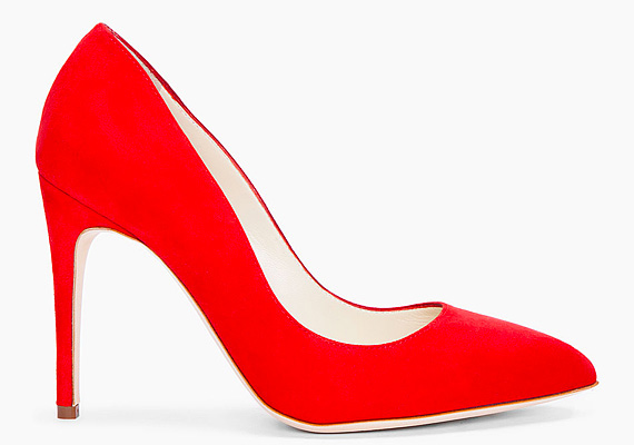 Minden nőnek szüksége van egy piros topánra, mert eljön a nap, amikor adódik hozzá egy különleges alkalom. Rupert Sanderson egyik csodás darabja a képen. /Forrás: www.asos.com/