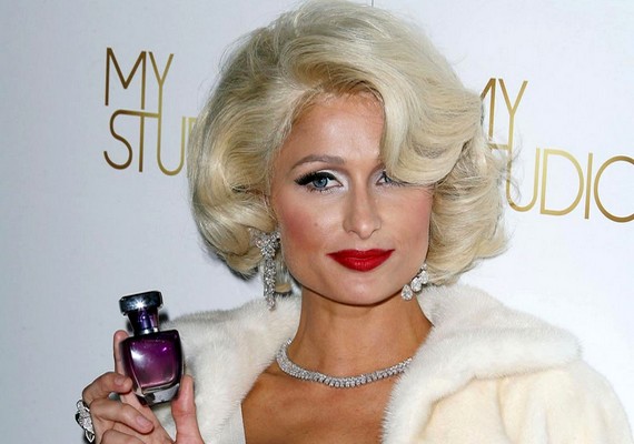 Paris Hilton parfümjének reklámkampányát építette Marilyn stílusára.