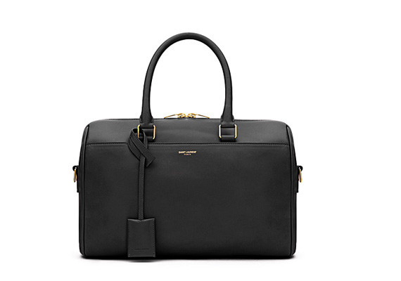 Egy egyszerű, fekete táska mindig jól jön, gondolták az Yves Saint Laurent-nél.