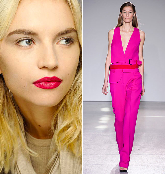Dries Van Noten kifutóján gyönyörű fukszia rúzs élénkítette a modellek arcát, a Costume National pedig a ruháihoz választott hasonló árnyalatot. /Forrás: www.style.com/