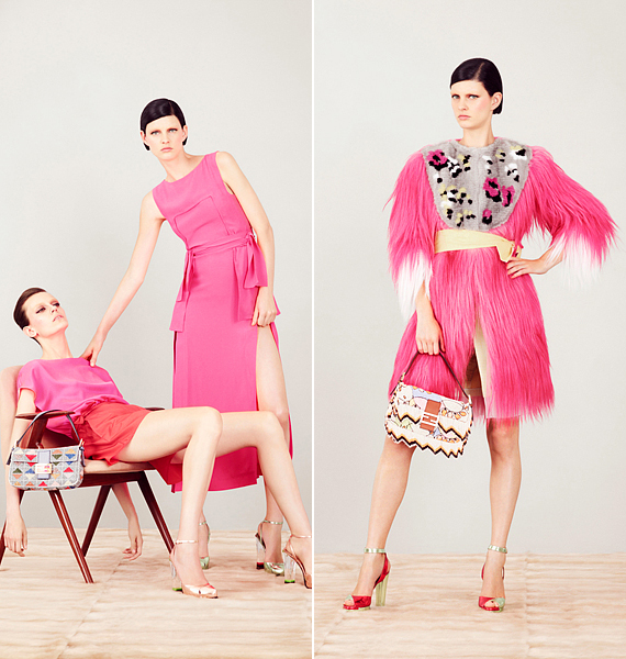 A pink szőrme már a hetvenes évek hóbortos extravaganciáját is megvillantja. /Forrás: www.style.com/