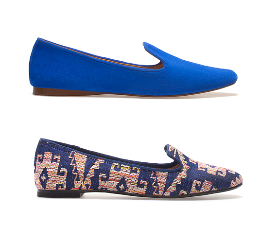 A tavaszi-nyári cipődivat újdonságai, a papucsfazonú topánok: a kék kreáció 12 995 forintért, a mintás 9995 forintért kapható a Zara üzleteiben. /Forrás: www.zara.com/