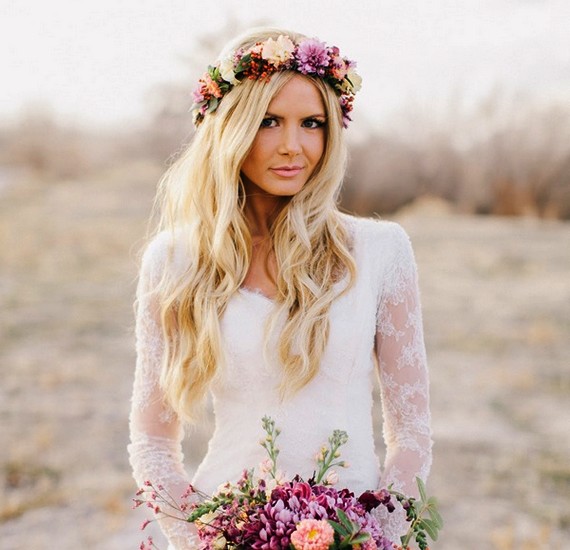 A klasszikus tündérkoszorú - menyasszonyoknak nem érdemes hatalmas virágokból készültet viselni, mert elrontja az összképet.