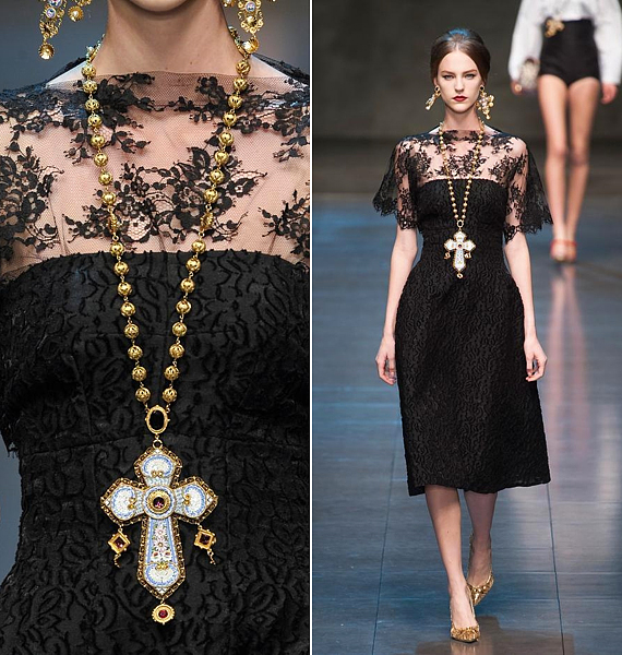 A sötét romantika kissé a kilencvenes évek giccses trendjeit eleveníti fel. Bár a Dolce & Gabbana kifutóján remekül mutattak a túlméretezett keresztmedálok a drámai csipkeruhákon, az utcai divatban valahogy nehéz elképzelni ezeket az ékszereket. /Forrás: http://www.fashionising.com/