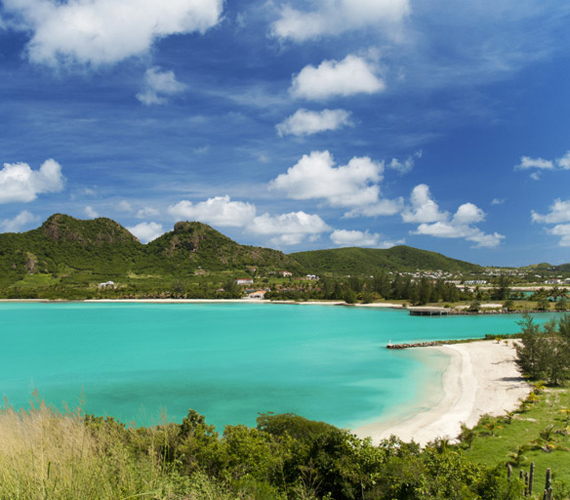 Antigua a Karib-tenger egyik legszebb gyöngyszeme. /Forrás: www.theknot.com/