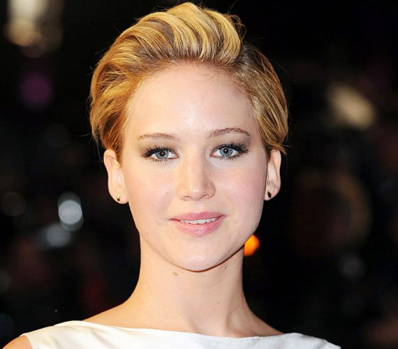Nagy volt a megdöbbenés, mikor néhány hete Jennifer Lawrence megmutatta rövid haját. Azóta a pixie újra fénykorát éli.