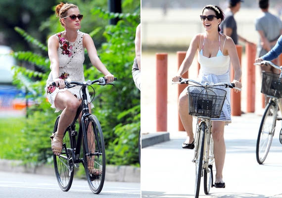 Katy Perry még a kerékpáron is csinos: bohém összeállításokat visel, általában szoknyával.