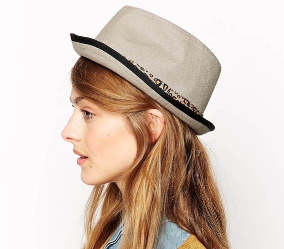 A hipszter stílus egyik alapkelléke a kalap. /Forrás: asos.com/
