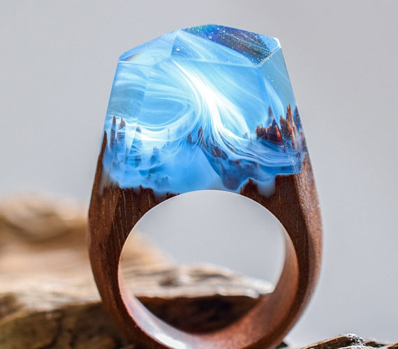 A szelek keringője nevet adták ennek a gyűrűnek a készítők.